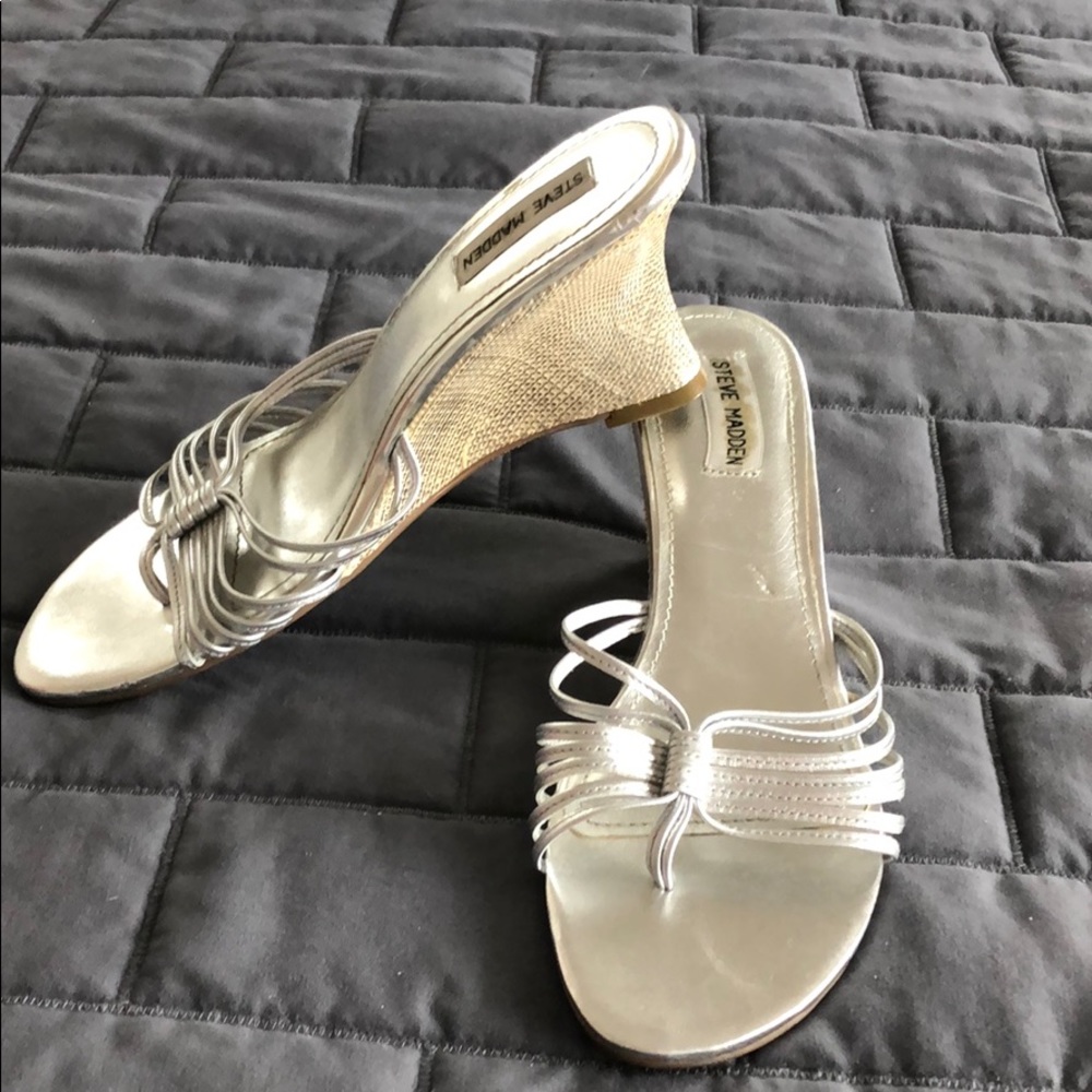 Steve Madden Silver Espadrille Wedge SZ9